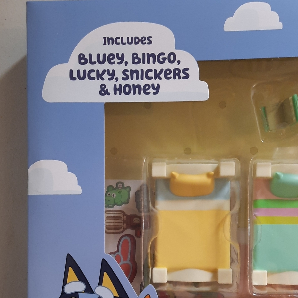 Bluey Playing Doctors Playset 3+ Bluey, Bingo Lucky Snickers & Honey NEW - Picture 3 of 5